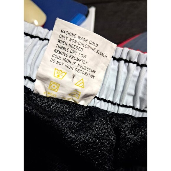 Vintage Y2K Quiksilver Board Shorts Black Red White Mesh Pockets Mens Size L Ear - Picture 7 of 11